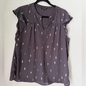 Papermoon Women’s Large Flutter Sleeve Split Neck Blouse Gray Silver Print